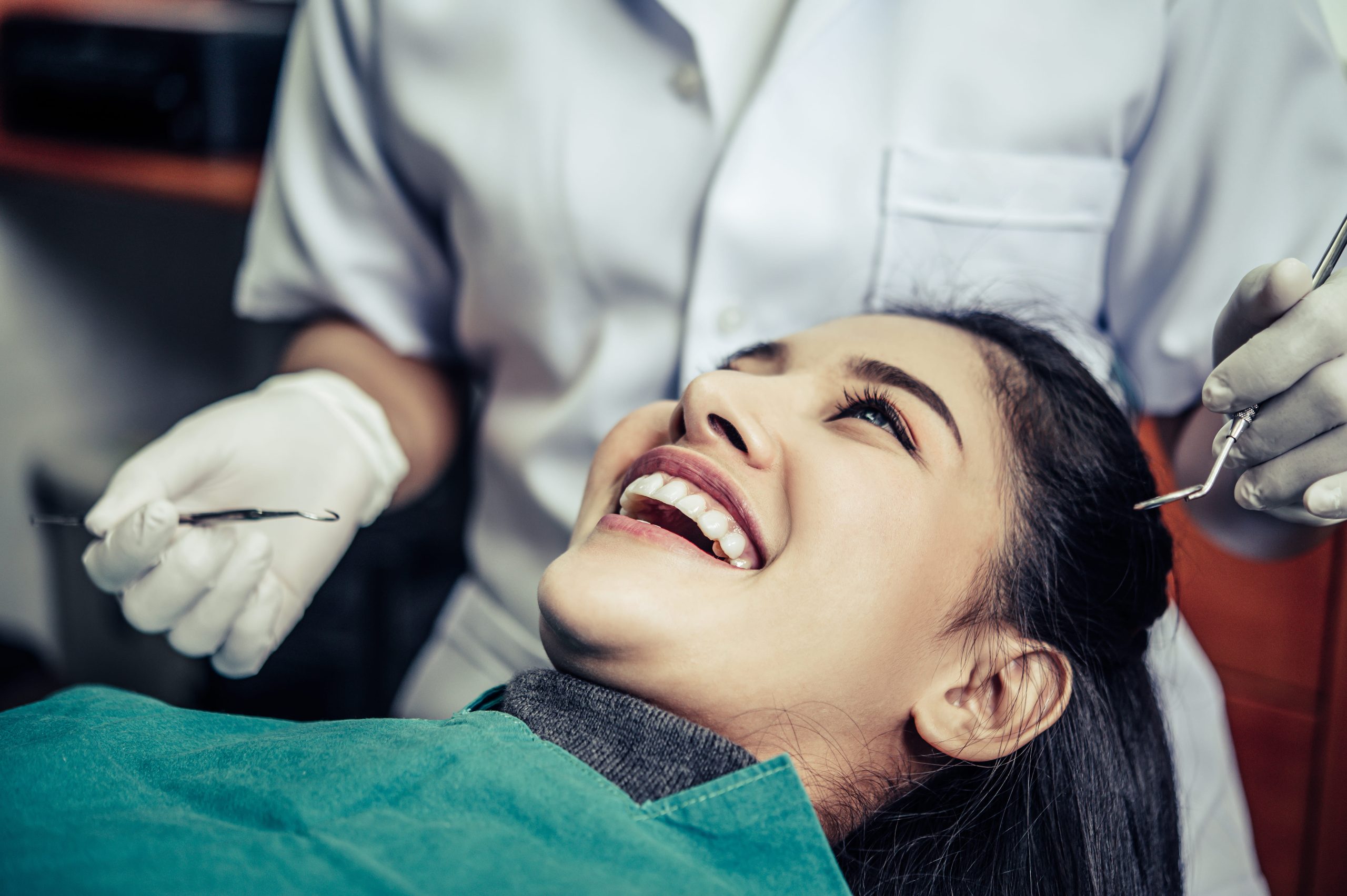 dentist-near-maple-leaf